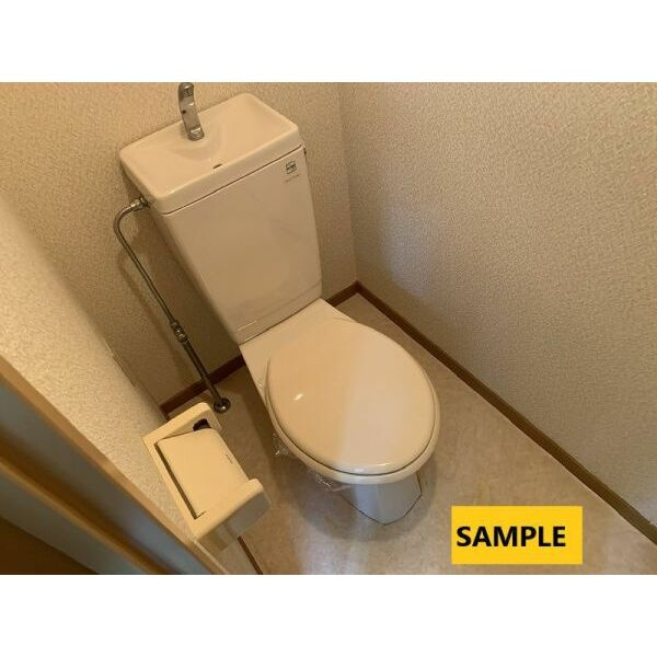 パインラトールB棟のトイレ