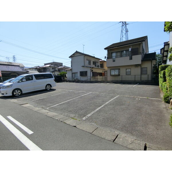 サンハイツミヅホの駐車場