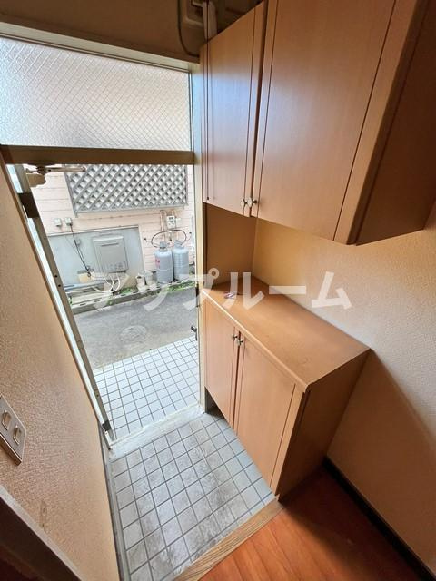 大野コーポの玄関