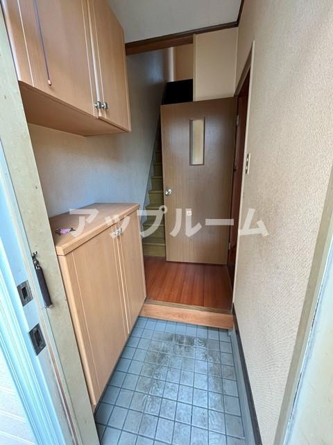 大野コーポの玄関