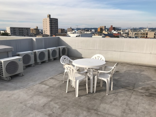 春日井 シェアハウス ボヌールのバルコニー