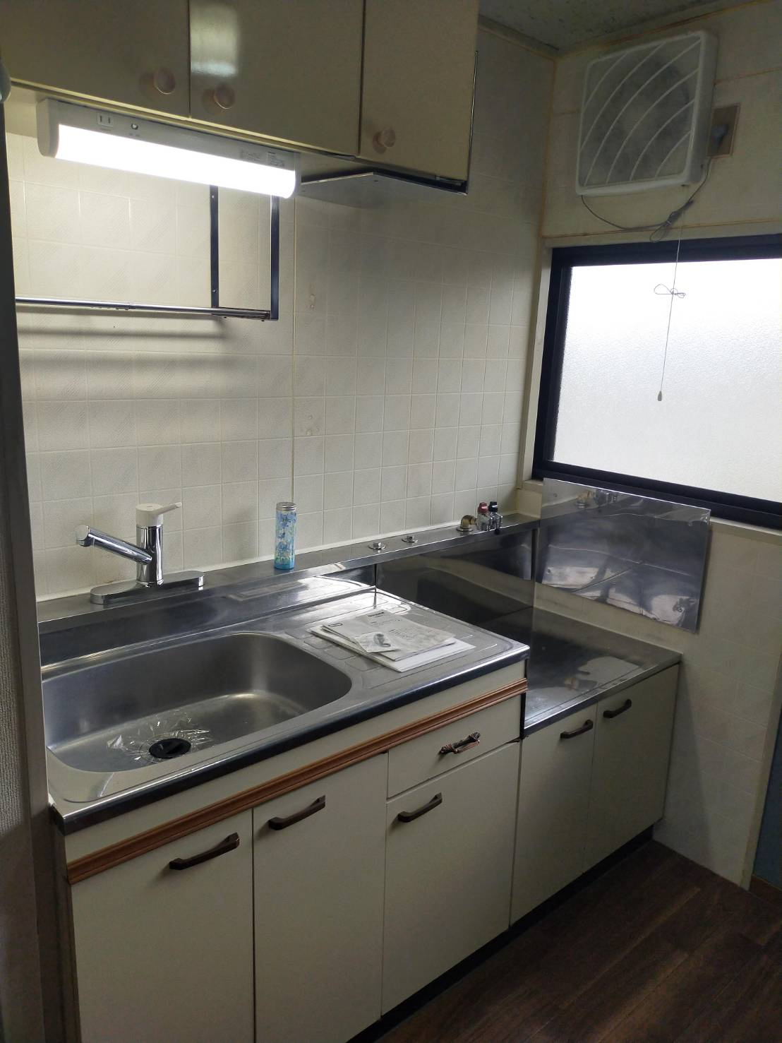 春日井市大留町５丁目のアパートのキッチン