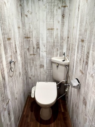 春日井市大留町５丁目のアパートのトイレ