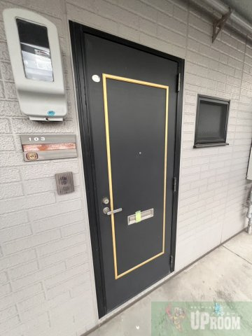 カーサ中央の玄関