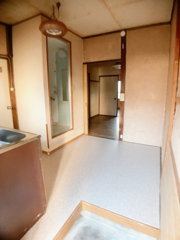 春日井市瑞穂通８丁目のアパートの玄関