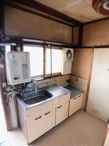 春日井市瑞穂通８丁目のアパートのキッチン