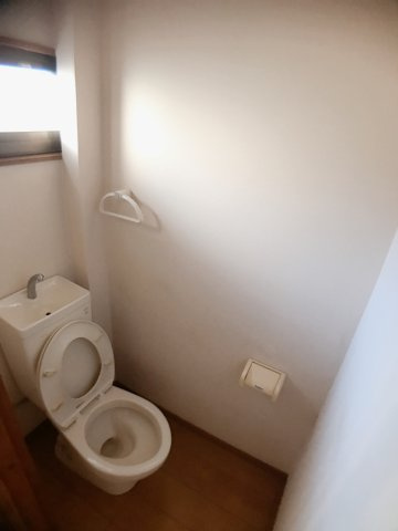 春日井市瑞穂通８丁目のアパートのトイレ