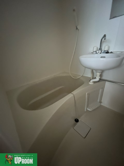 勝川町貸家の浴室