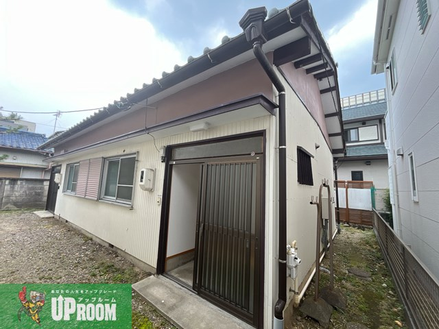 勝川町貸家の外観