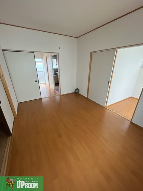 勝川町貸家の居間・リビング