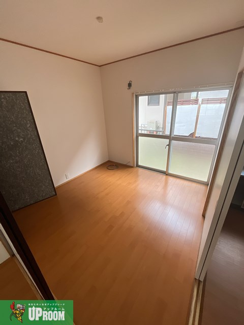 勝川町貸家の居間・リビング