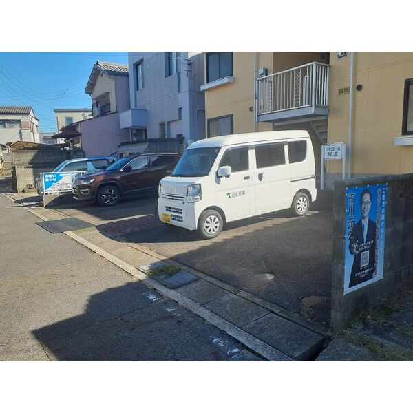 リビエール川北の駐車場