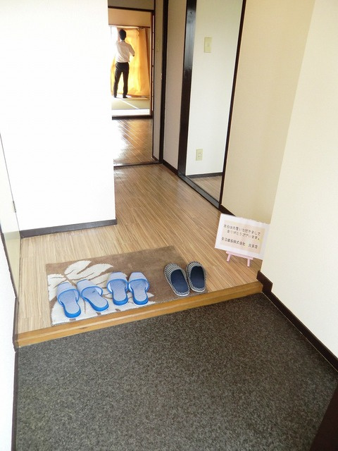 ２清邦ビルのエントランス|ゆとりのあるエントランスです