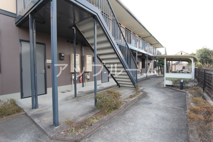 第2グリーンコーポ守山のエントランス