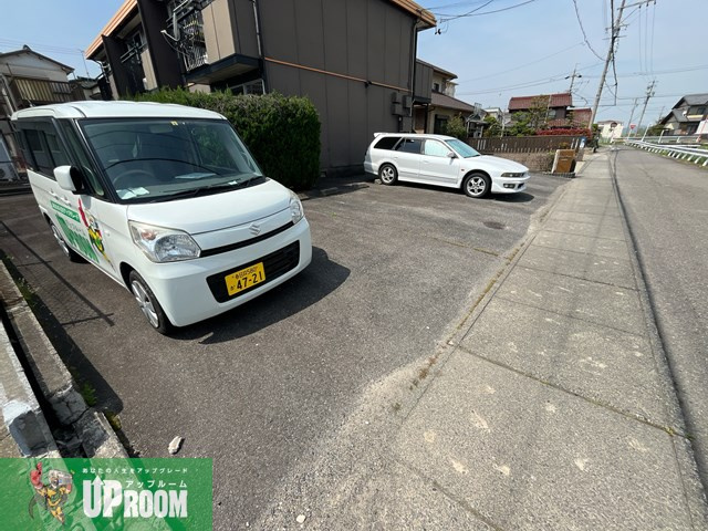 コーポ・オリオンの駐車場