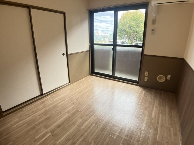 シャン・ティオン壱番館の洋室