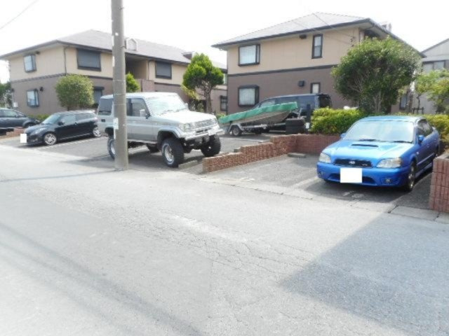 シャン・ティオン壱番館の駐車場