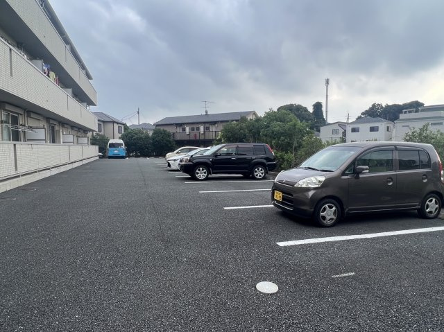 フォレストパークの駐車場