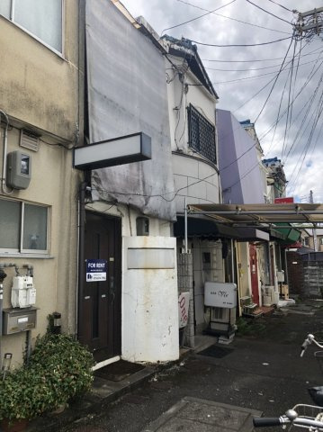 西京区役所前　テナントテラスの外観