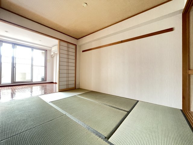 ディアステージ高槻真上町の和室|ゆったりとくつろげる和室です