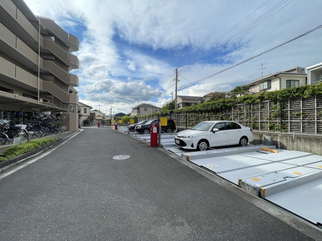 ディアステージ高槻真上町の駐車場|駐車場です