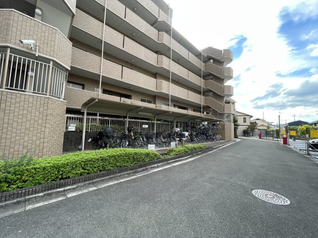 ディアステージ高槻真上町の駐車場|駐車場です