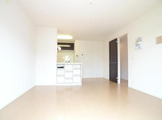 エクセレント三輪野山 Ⅰの居間・リビング