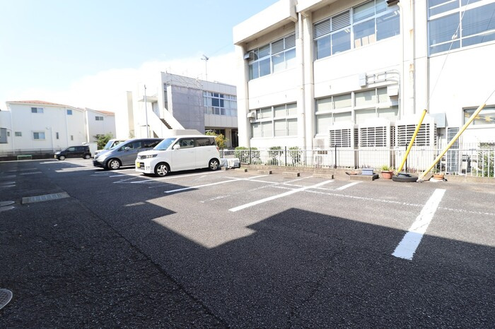インペリアルヒルズの駐車場|駐車場