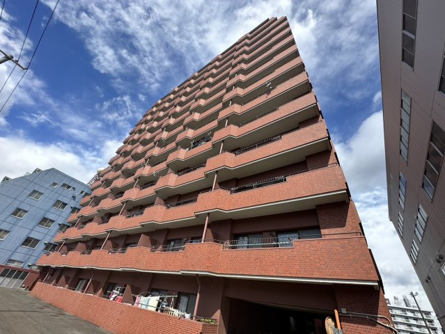 ライオンズマンション原町の外観