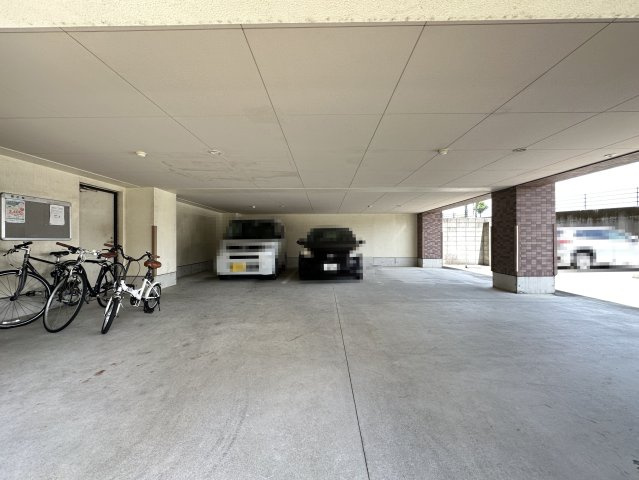 ラ・フルールの駐車場