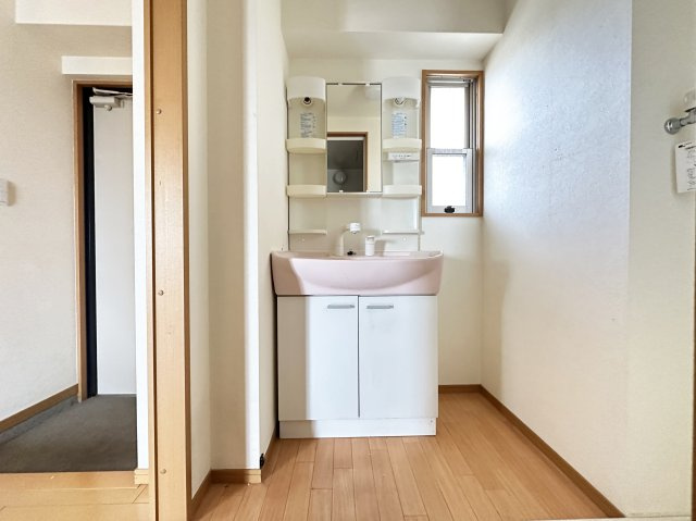 ラ・フルールの独立洗面台