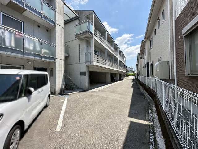 リドヴェールの駐車場