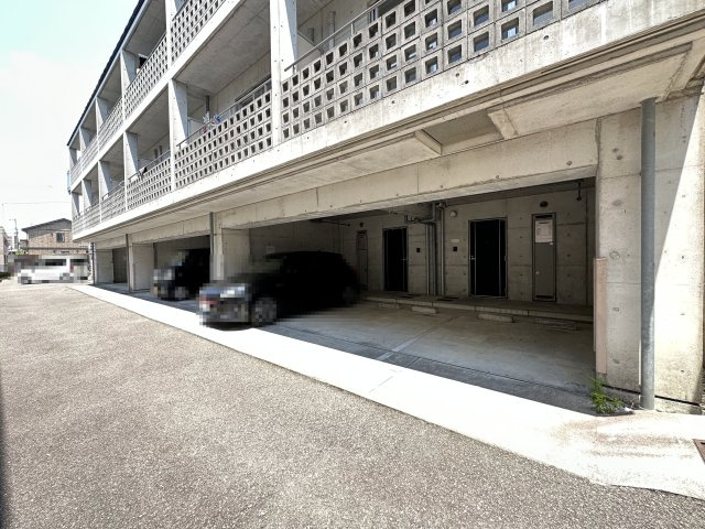 リドヴェールの駐車場