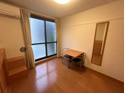 【内装】 | クレイン | 1階はフローリング、2階以上はカーペットタイプとなります。