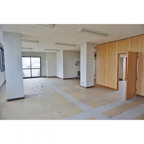 岐阜市六条北２丁目の店舗事務所の内装