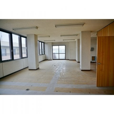 岐阜市六条北２丁目の店舗事務所の内装