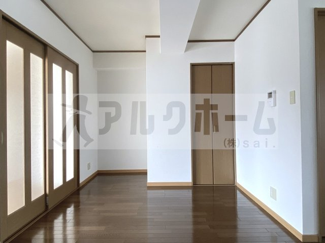 マンション完洋荘の居間・リビング