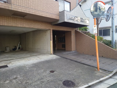 【エントランス】 | セントラル千里片山Ⅰ番館