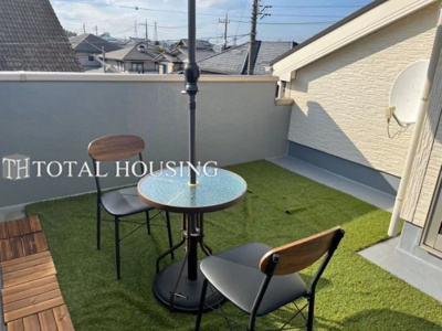 【展望】 | －未公開－府中市四谷3丁目　中古戸建　全1棟 | 憩いのスペースとしてはもちろん、お洗濯スペースやアウトドアがご趣味の方にはアウトドア用品置き場としてもご利用いただけますね。