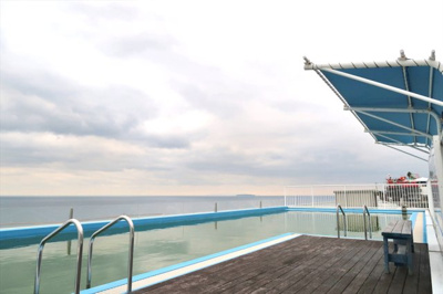 【その他共用部分】 | 東熱海マリンハイツA棟 | 屋外プールです（夏季限定）