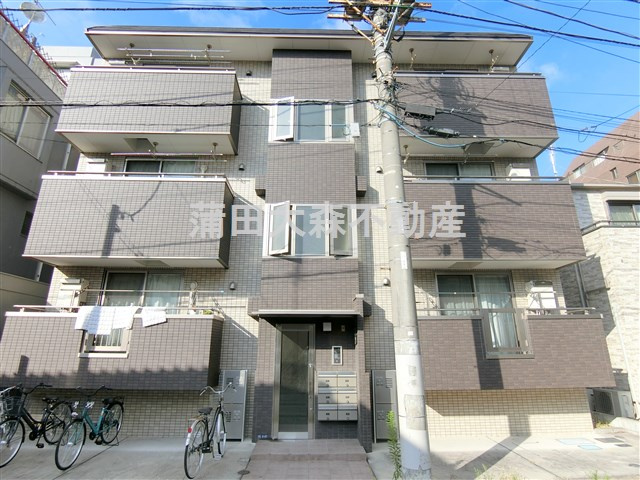 ハルーラ大森北の外観|2018年3月築　鉄骨造地上3階建て総戸数6戸の人気賃貸マンション
東京都大田区大森北6丁目　JR京浜東北線大森駅徒歩14分京急本線平和島駅徒歩7分
TVモニター付オートロック宅配BOX2人入居