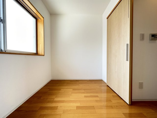 土佐ビルの洋室