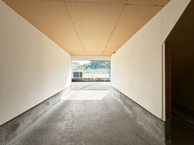 天神町貸家の駐車場