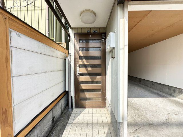 天神町貸家のエントランス