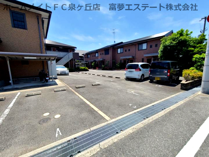 シンプルライフA棟の駐車場