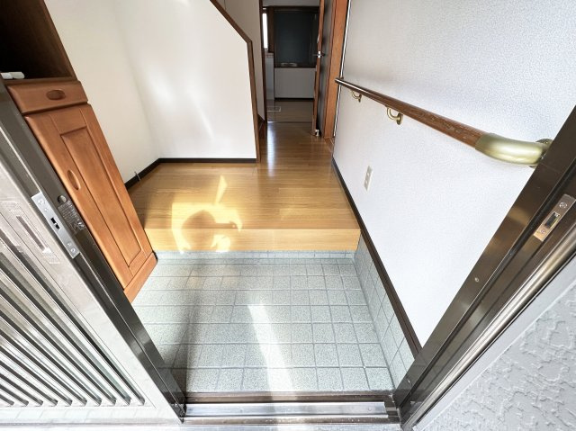 平和町貸家の玄関