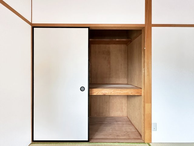 平和町貸家の収納