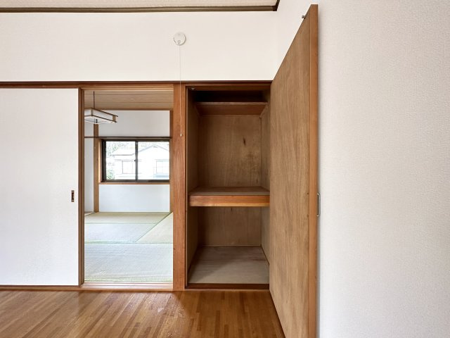 平和町貸家の収納