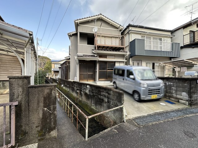 平和町貸家の駐車場