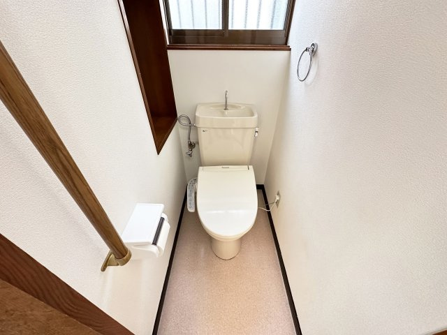 平和町貸家のトイレ